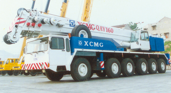 jbo竞博成功研发亚洲最大160吨全地面起重机