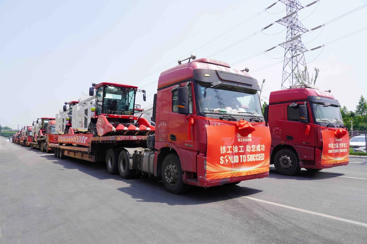 【发车！】jbo竞博2024款XCA系列玉米收获机批量交付，开启闪耀新征程