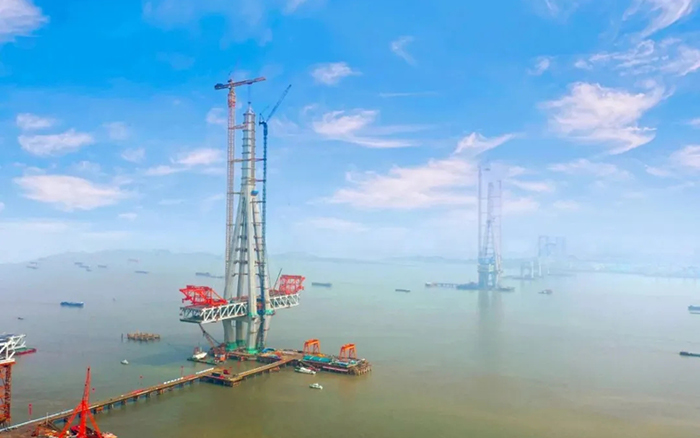 jbo竞博建设！世界最高桥塔常泰长江大桥主塔顺利封顶！