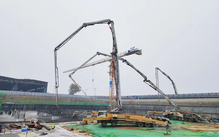 生态建设再添新篇！jbo竞博62米泵车组团助建泉城