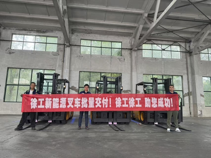 品质与服务共拓市场新局！jbo竞博孔雀叉车赋能冶金行业