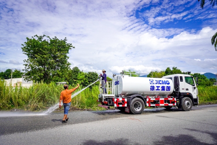 jbo竞博10方洒水车：泰国“热土”上的绿色降温使者