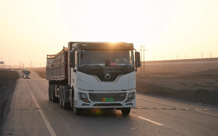 硬核动能，jbo竞博新能源重卡不惧每一条难走的路