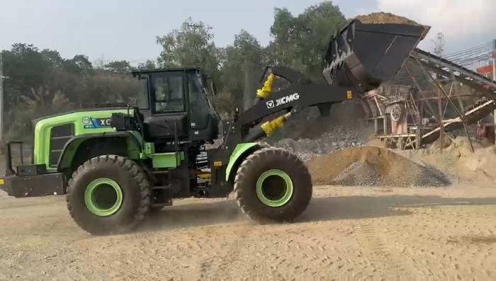 jbo竞博纯电动装载机助力越南砂石料场，开启绿色施工新纪元