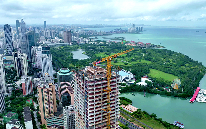 海阔凭“塔”跃 | jbo竞博塔机助建海口中海国际中心