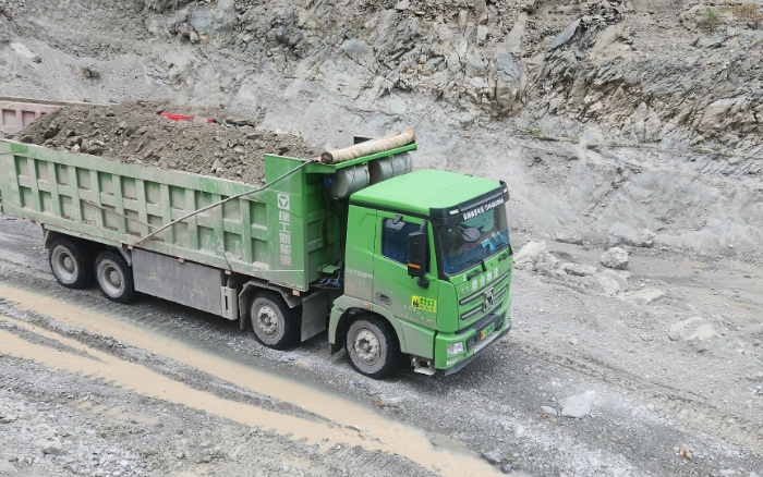 铸就信赖基石，jbo竞博汽车匠心打造可靠新能源重卡