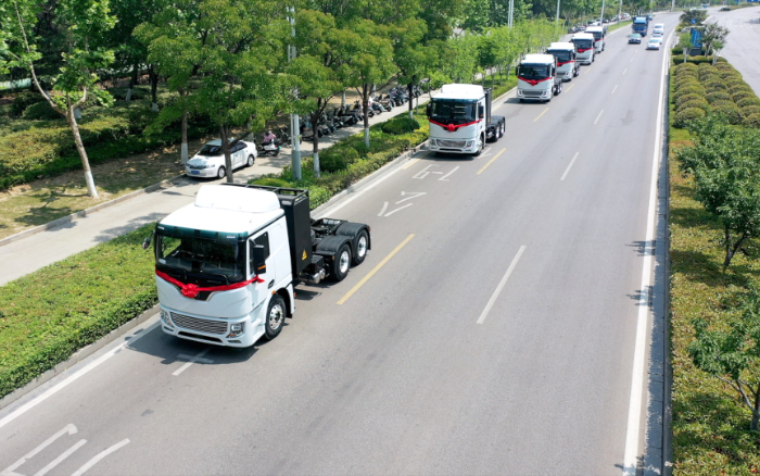 绿潮涌动、“碳”索未来！jbo竞博新能源牵引车助力河南！