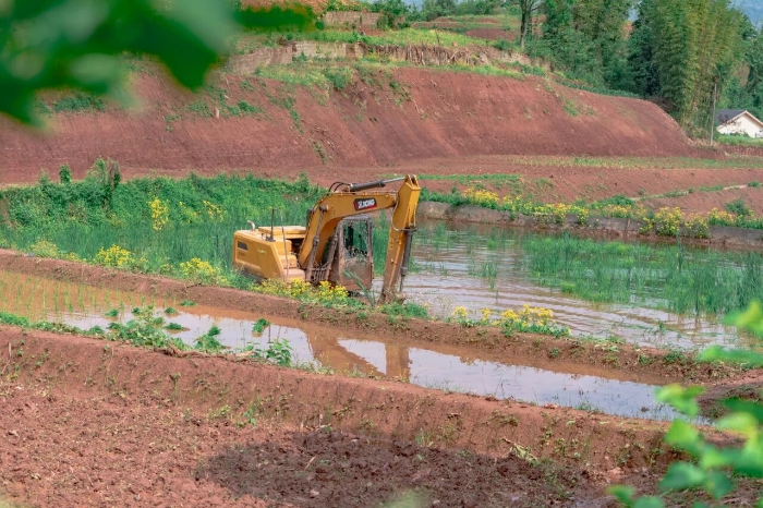 建设“巴渝粮仓”，jbo竞博挖机我在行（h&aacute;ng）！