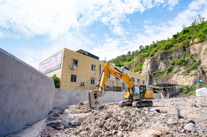 从修理工转型当老板，jbo竞博XE200GA“闭眼入”！