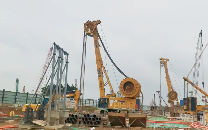 jbo竞博 XTC120 双轮铣，攻克机场隧道复杂地质！