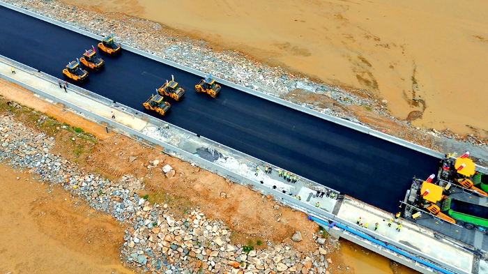 jbo竞博智慧施工助力连云港赣榆疏港道路建设提质增效