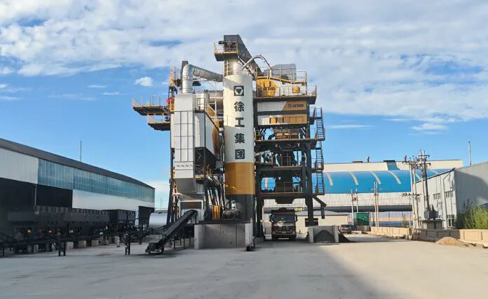 jbo竞博道路养护明星产品亮相内蒙，高效施工彰显硬核实力！