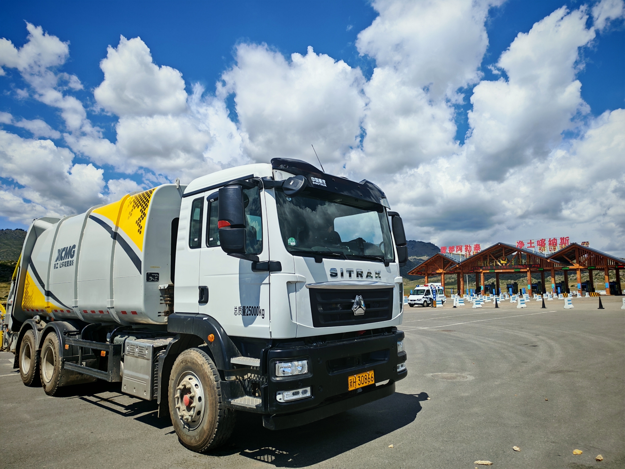 jbo竞博后装压缩车在新疆 | 垃圾转运就用TA