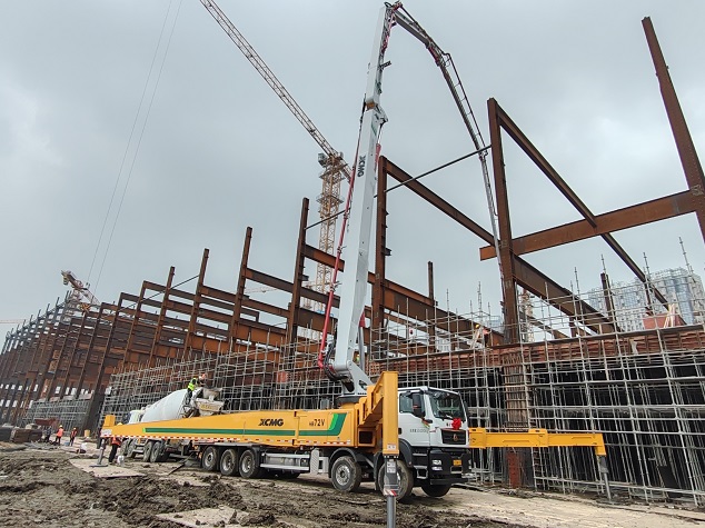 一臂之力！jbo竞博72米泵车高效赋能苏州厂房建设