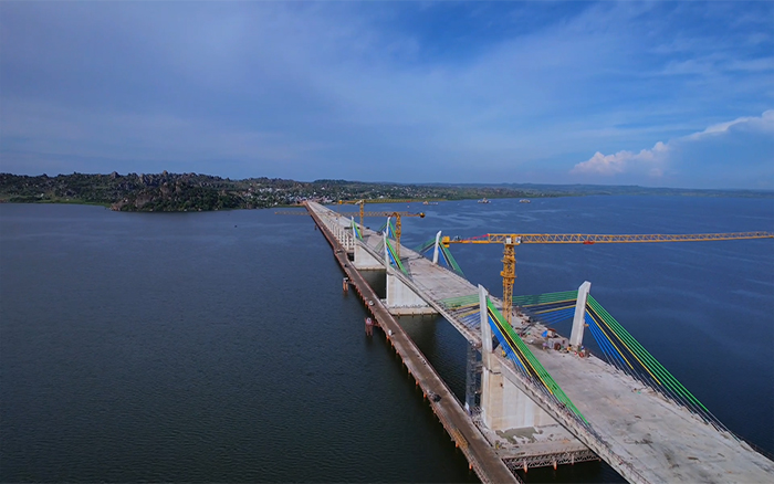张开“湖上臂膀”：jbo竞博XGT8022-205助建非洲最长矮塔斜拉桥