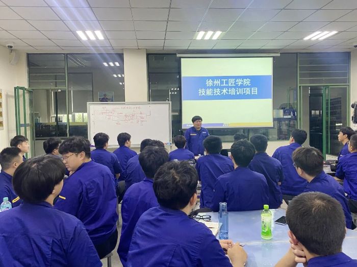 锻造“服务化”硬核实力丨jbo竞博全球学教中心加速助推战略落地→